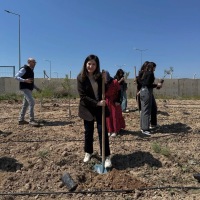 Yüksekokulumuzda, üniversitemizin 20. yıl etkinlikleri kapsamında hava şartlarından dolayı ertelenen ağaç dikme etkinliği gerçekleştirildi